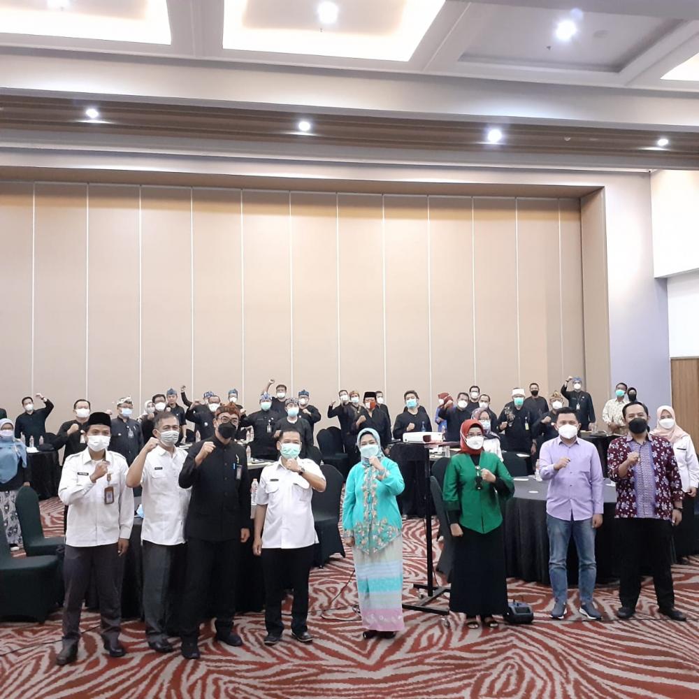 Ketua Bawaslu Kota Bandung Hadiri Seminar Teknis Keuangan