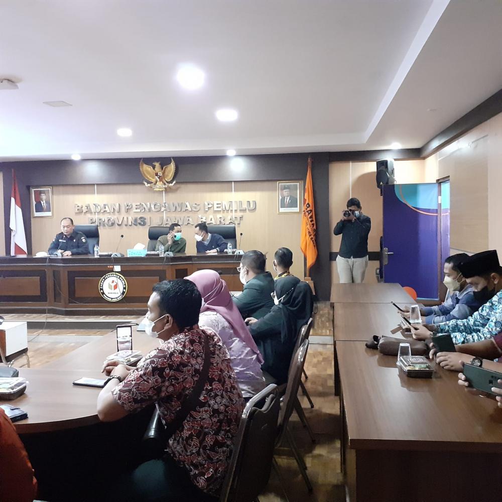 Rapat Divisi Hukum : Peningkatan Kapasitas Bantuan Hukum 