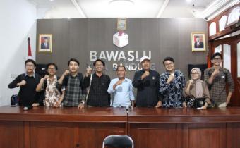 Audiensi Bersama PERMAHI, Bawaslu Kota Bandung Sampaikan Peran Penting Mahasiswa dalam Pemilu 2024