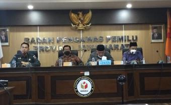 Rapat Kerja Persiapan Pembentukan Panwas Adhoc  Dan Penyampaian Laporan Akhir Divisi SDM