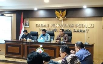 Rapat Evaluasi Pengawasan Pemutakhiran DPB : Bawaslu Jabar Inisiasi Peningkatan Analisis Data