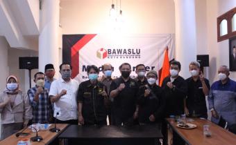 Bawaslu Kota Bandung Sambut Kunjungan Partai UMMAT Untuk Audiensi